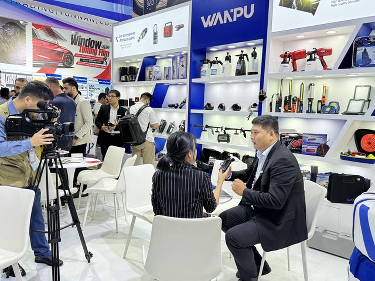 WANPU trade show booth and buyer meeting
